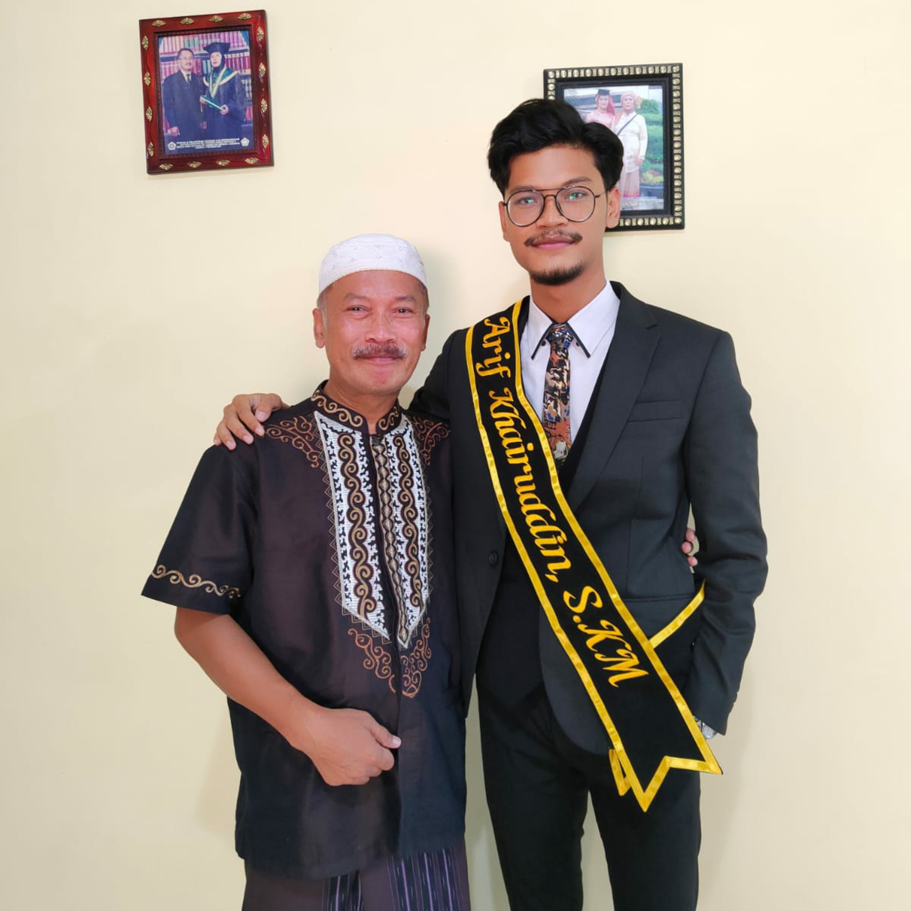 PNS #2 bersama Udin, ketua OSIS yang banyak mikir soal hidup.