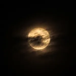 Podcast Tengah Malam