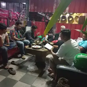 Semaunya , se enak nya lidah... Nyaman nya Bibir kalo udh bersuara.. 
