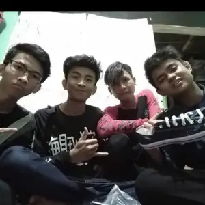 Cerita yg sangat horror menurut kita berdasarkan pengalaman pribadi dari crew podcast sabun mandi. Dibalut dengan unsur komedi yg 'mungkin' belum anda dengar sebelumnya. Semoga terhibur, Enjoy it!! #SalamSabun