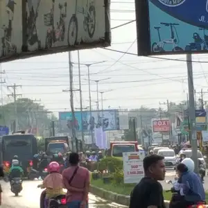 Aksi demonstrasi masyarakat muna yang berujung ricuh