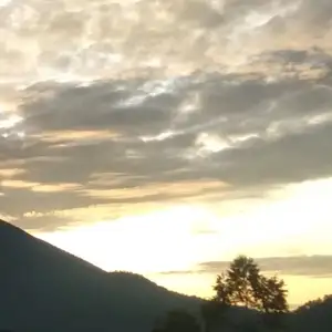 Jadikanlah dirimu senja