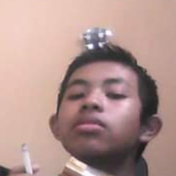 jangan terus berlari pada seseorang yang seharusnya kamu tinggalkan