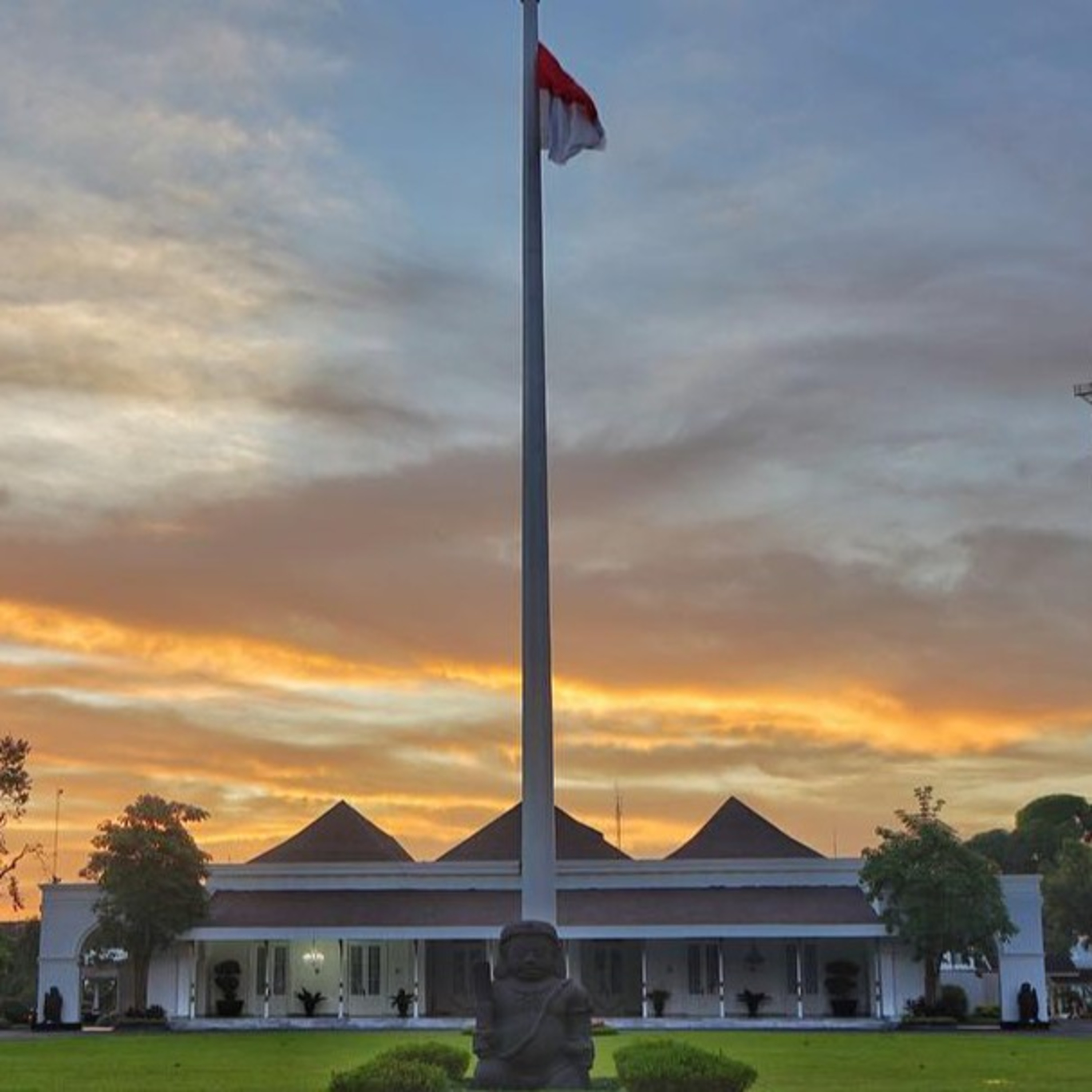 Surat Untuk Istana