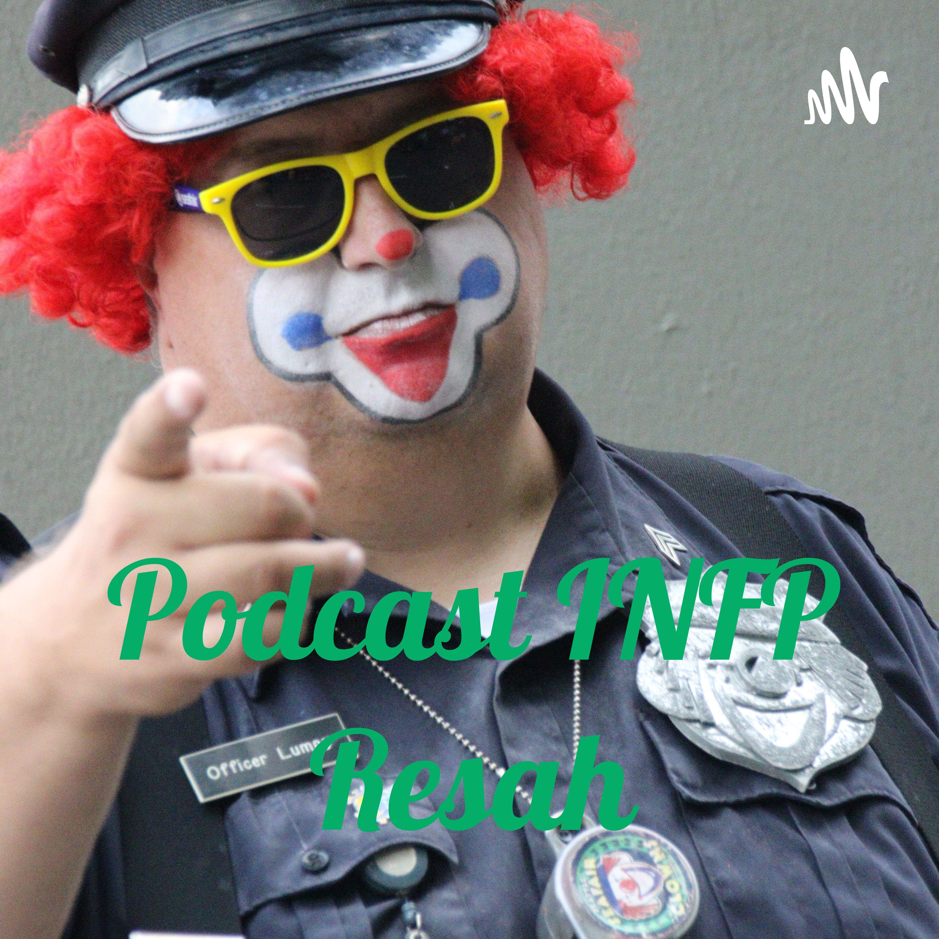 Lagi di MRT, diajak diskusi sama Pakde gue tentang JKT48 dan dunia lewat telpon