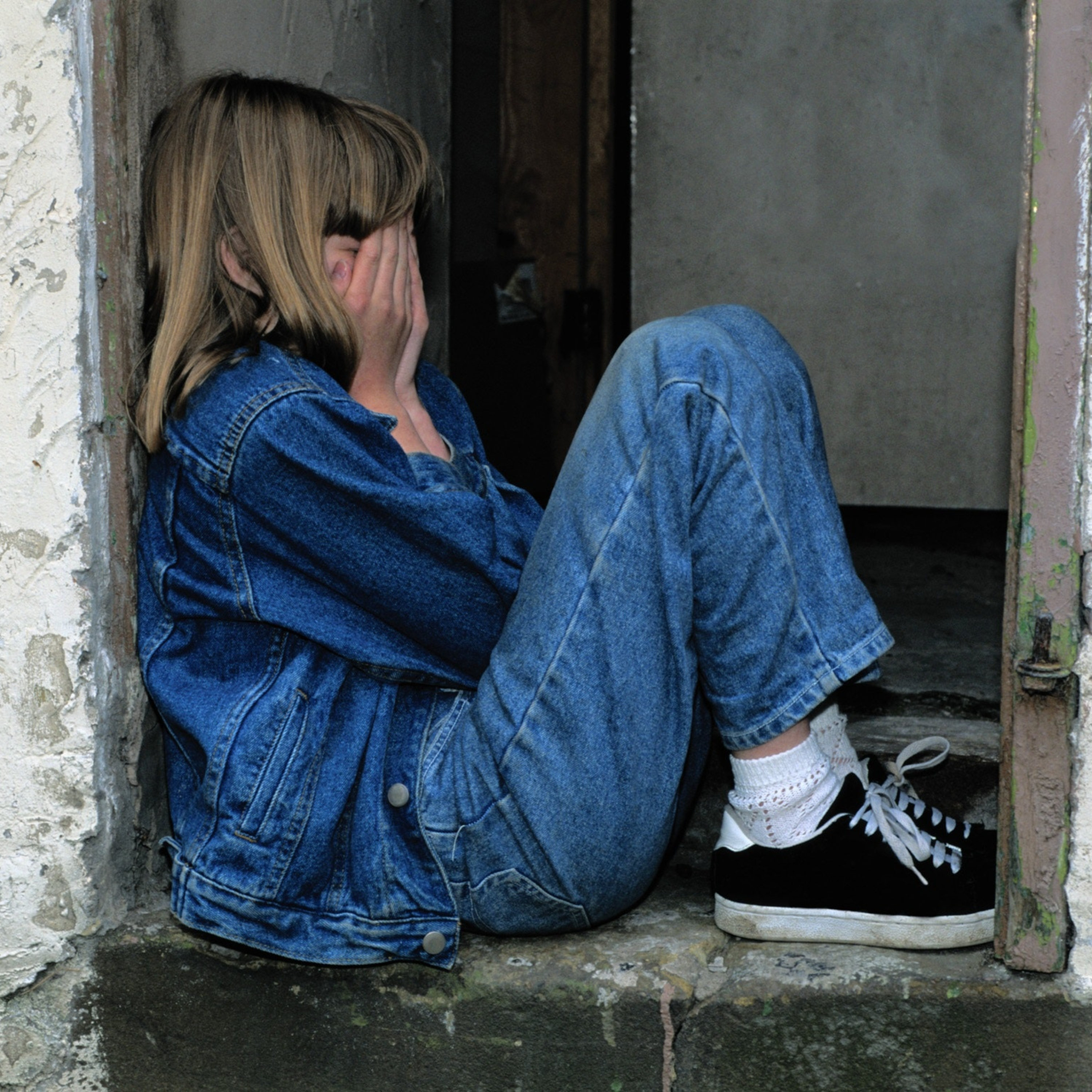 8. Gendong (Cerita Pendek) karya Raditya Dika