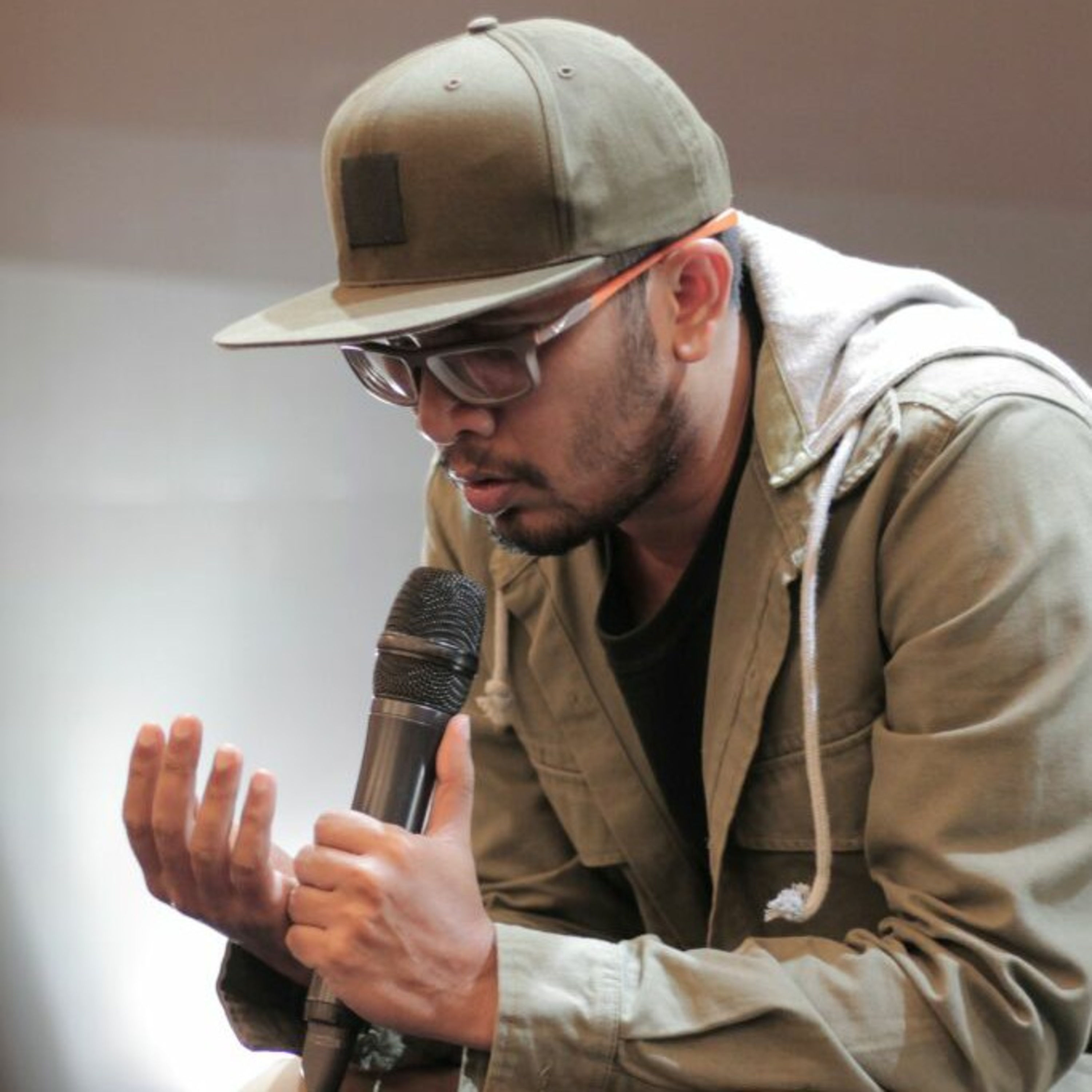 Suara Adzan Ustadz Hanan Attaki