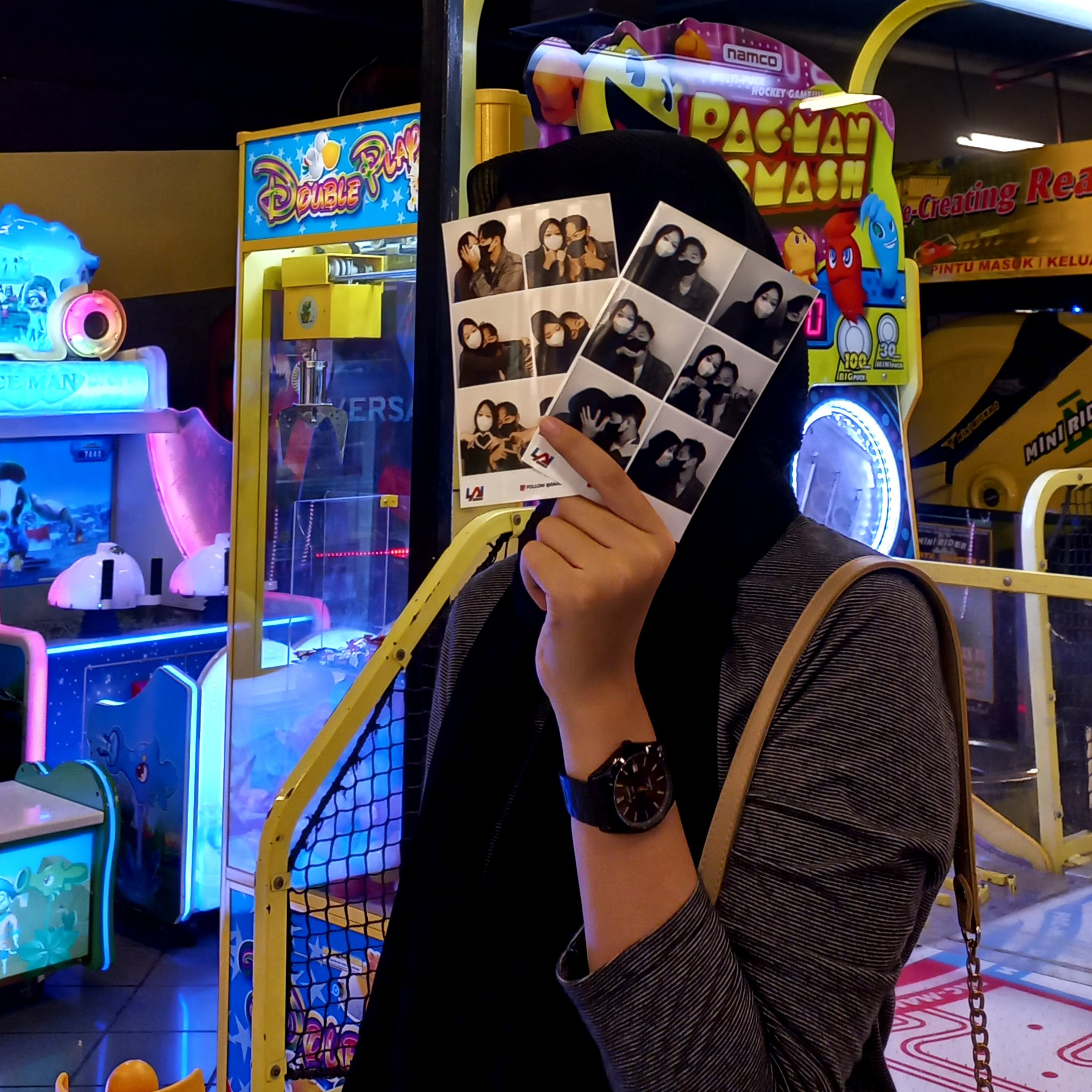 E2. akhirnya aku dateng ke kota kamu juga ya lala