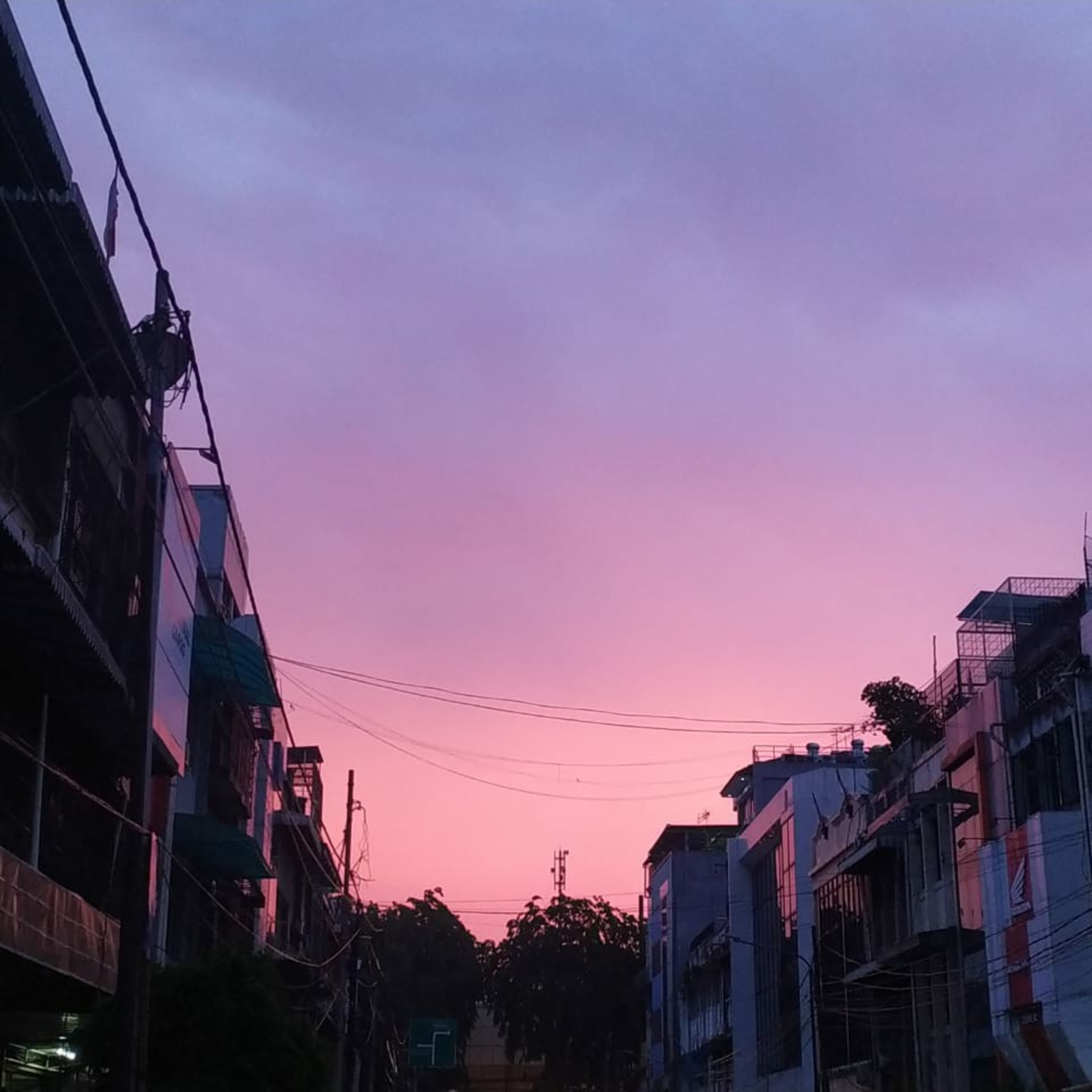 Jalan yang berbeda atau kasta yang berbeda? 