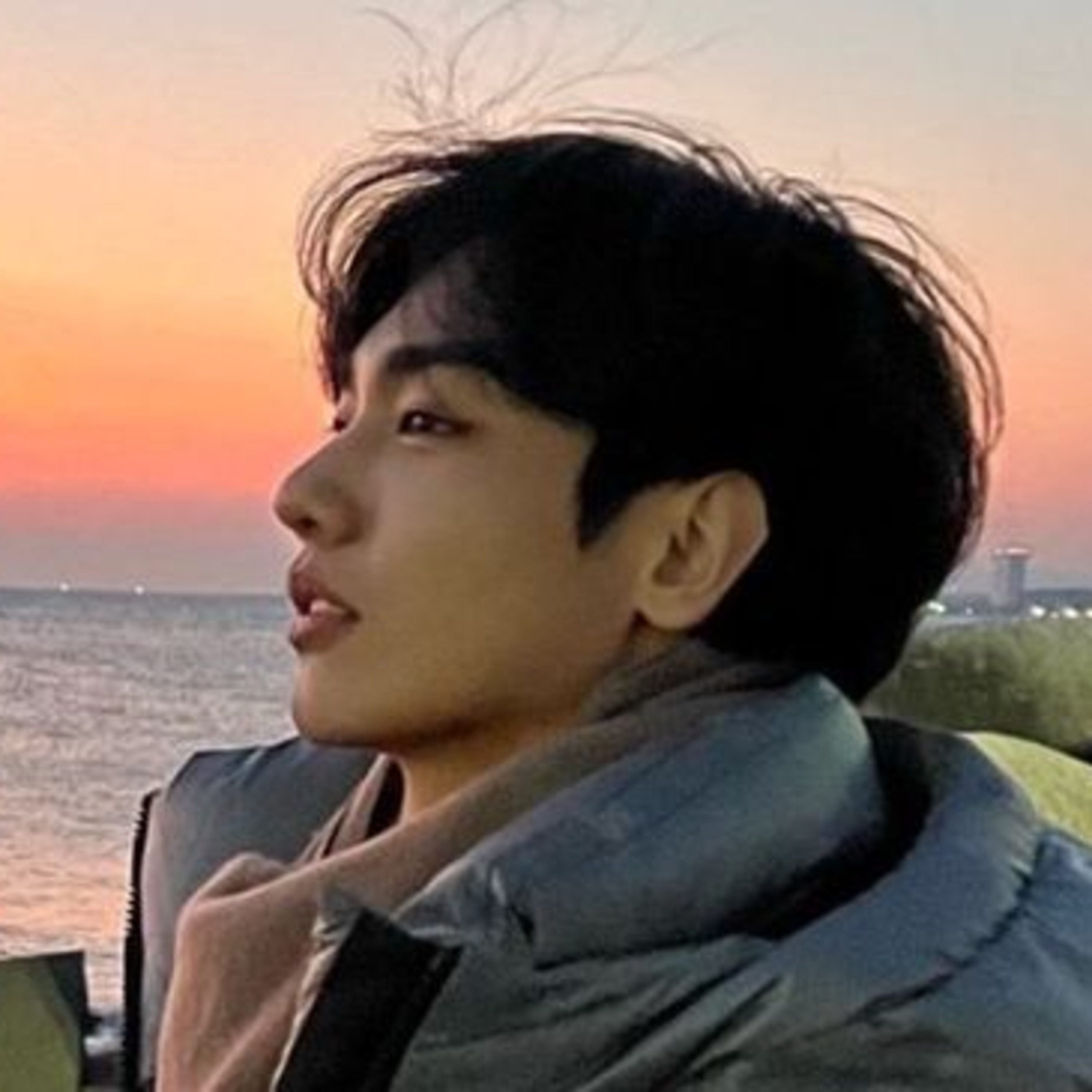 Aremania Desak Tersangka Baru, Jembatan Ambruk di India, Lee Ji Han Korban Itaewon Halloween