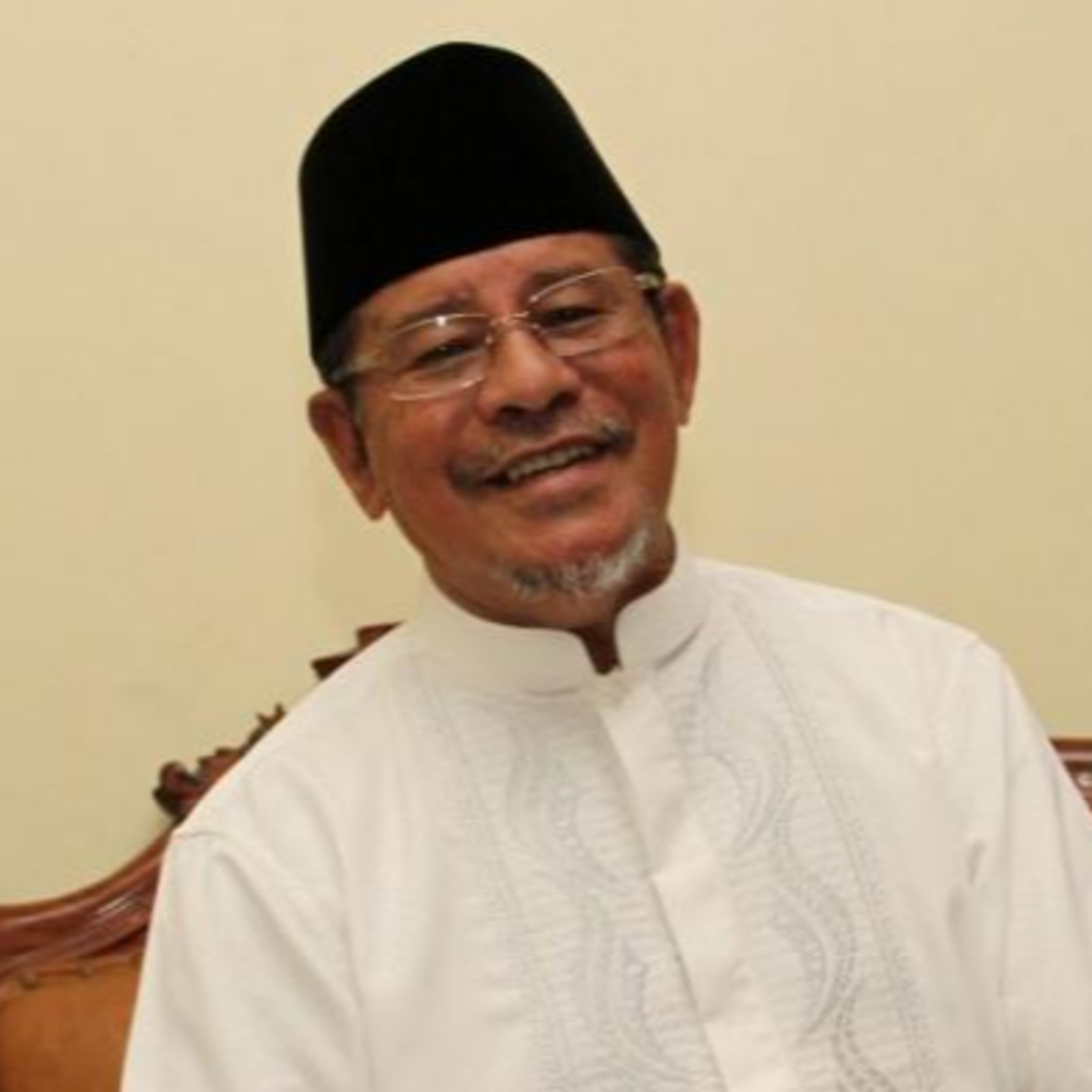 GUBERNUR MALUT LECEHKAN WARTAWAN??