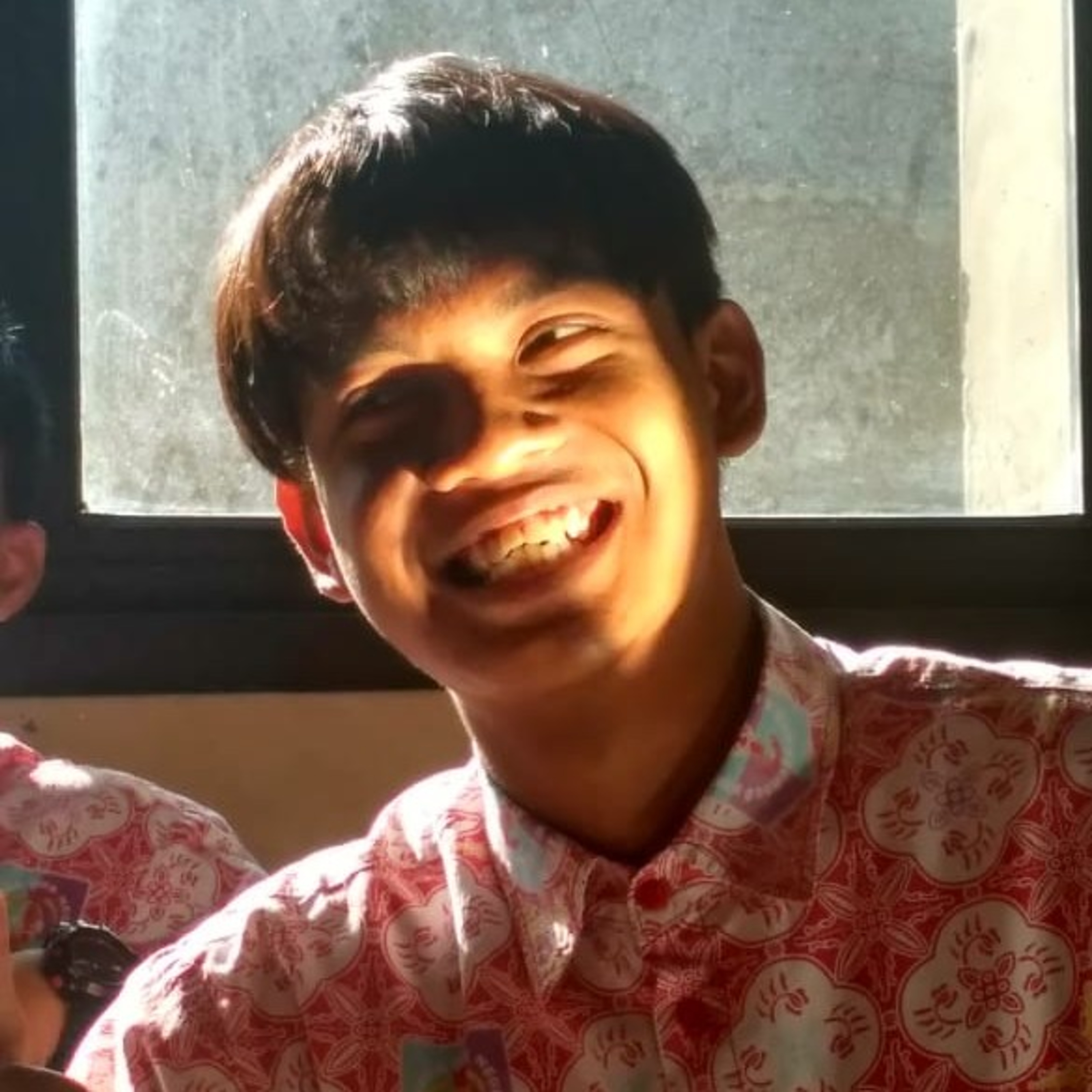 Selasa bernada bersama anak pemancar yang mana gokil gokil kalo dibikin grup acapella juara keknya