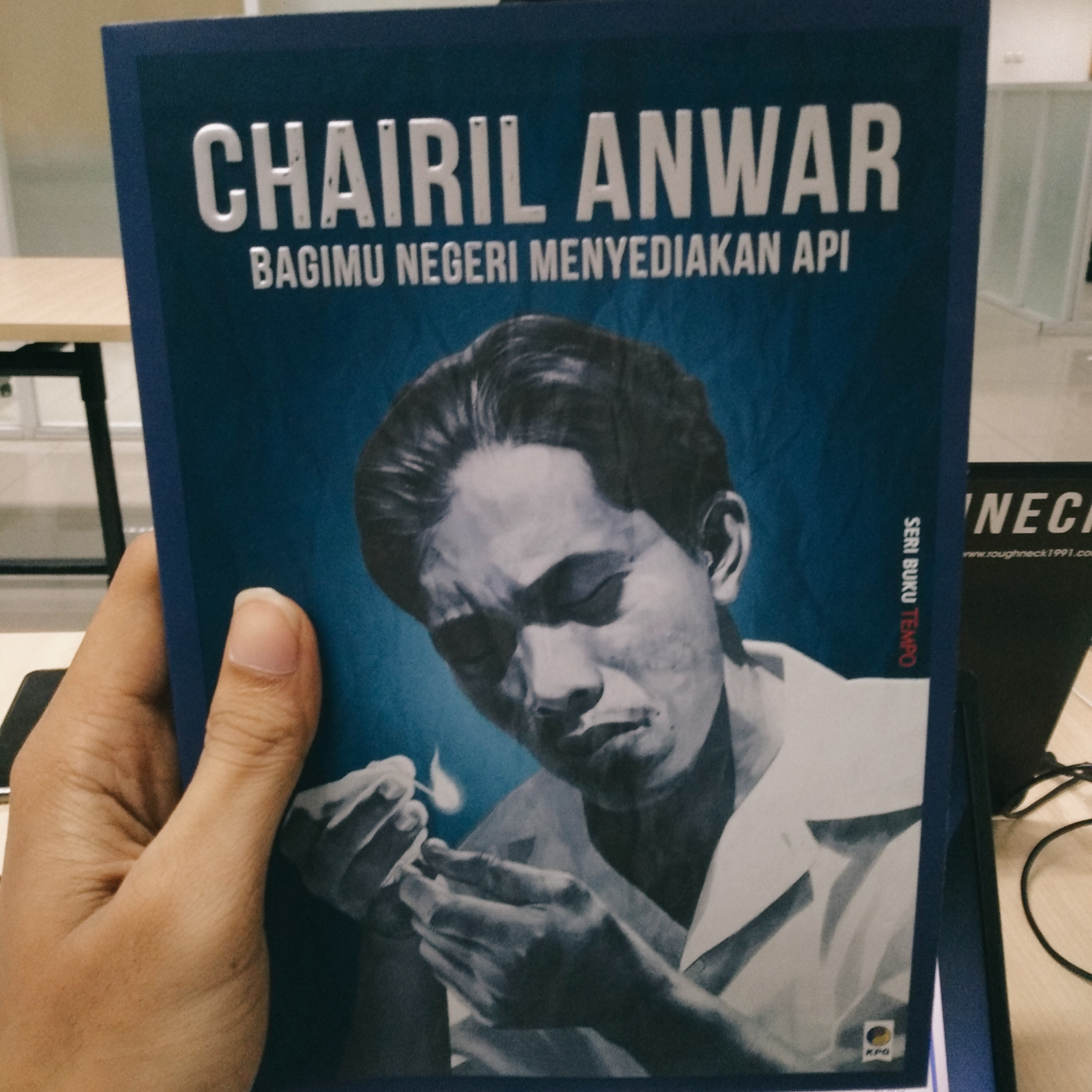 Review Buku Chairil Anwar: Bagimu Negeri Menyediakan Api
